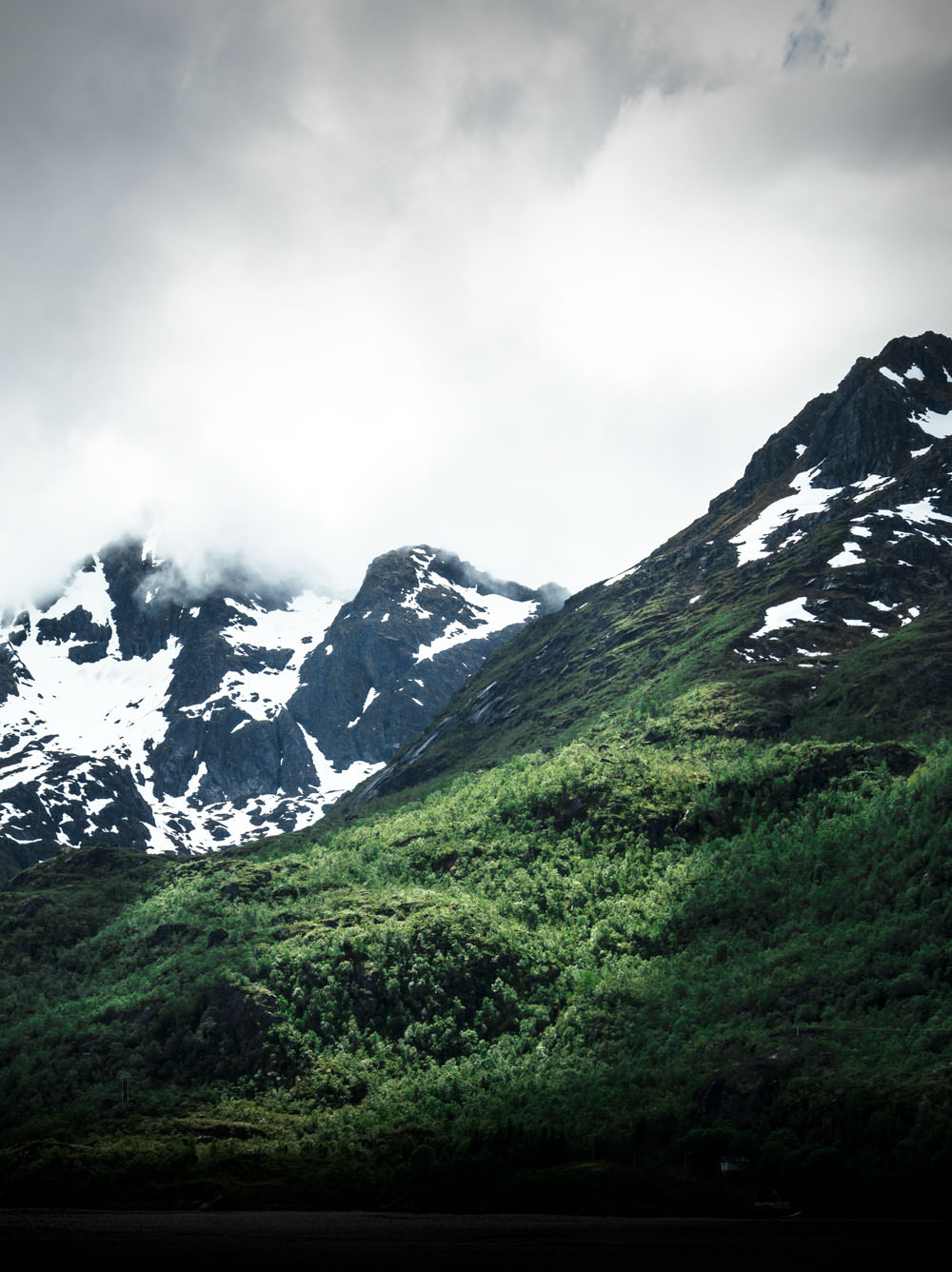 On cruise with Hurtigruten along Norway's coast / landscapes of Lofoten