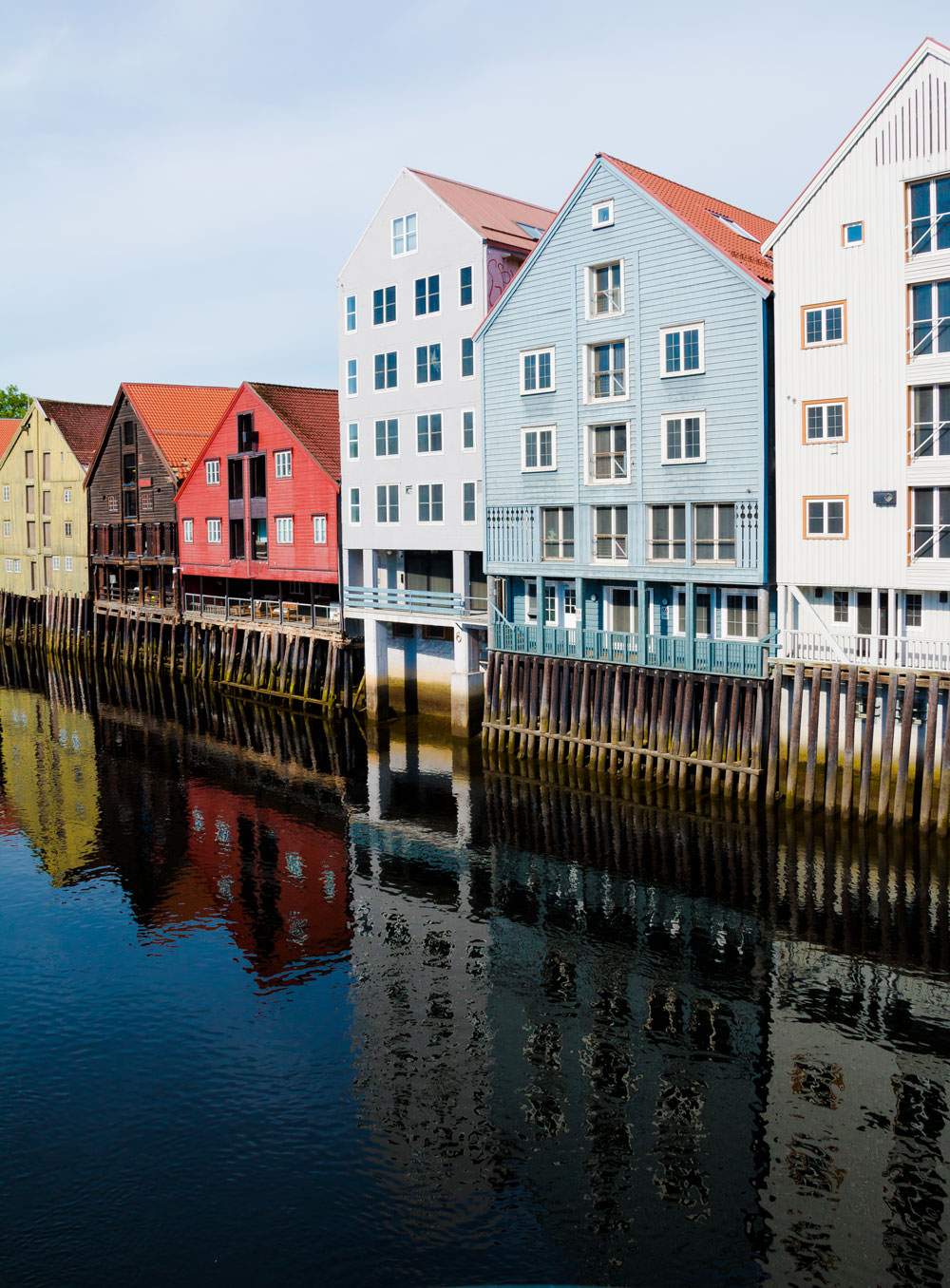 On cruise with Hurtigruten along Norway's coast / Trondheim Bryggene