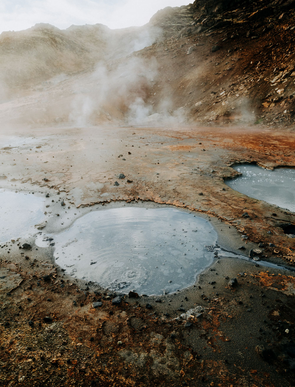 An itinerary to South Iceland in winter – northern lights, hot pools and ice caves