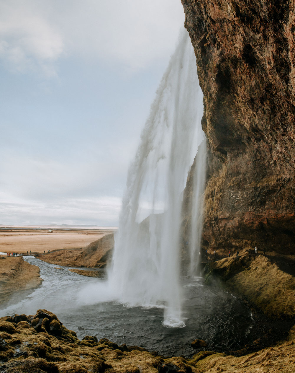 An itinerary to South Iceland in winter – northern lights, hot pools and ice caves