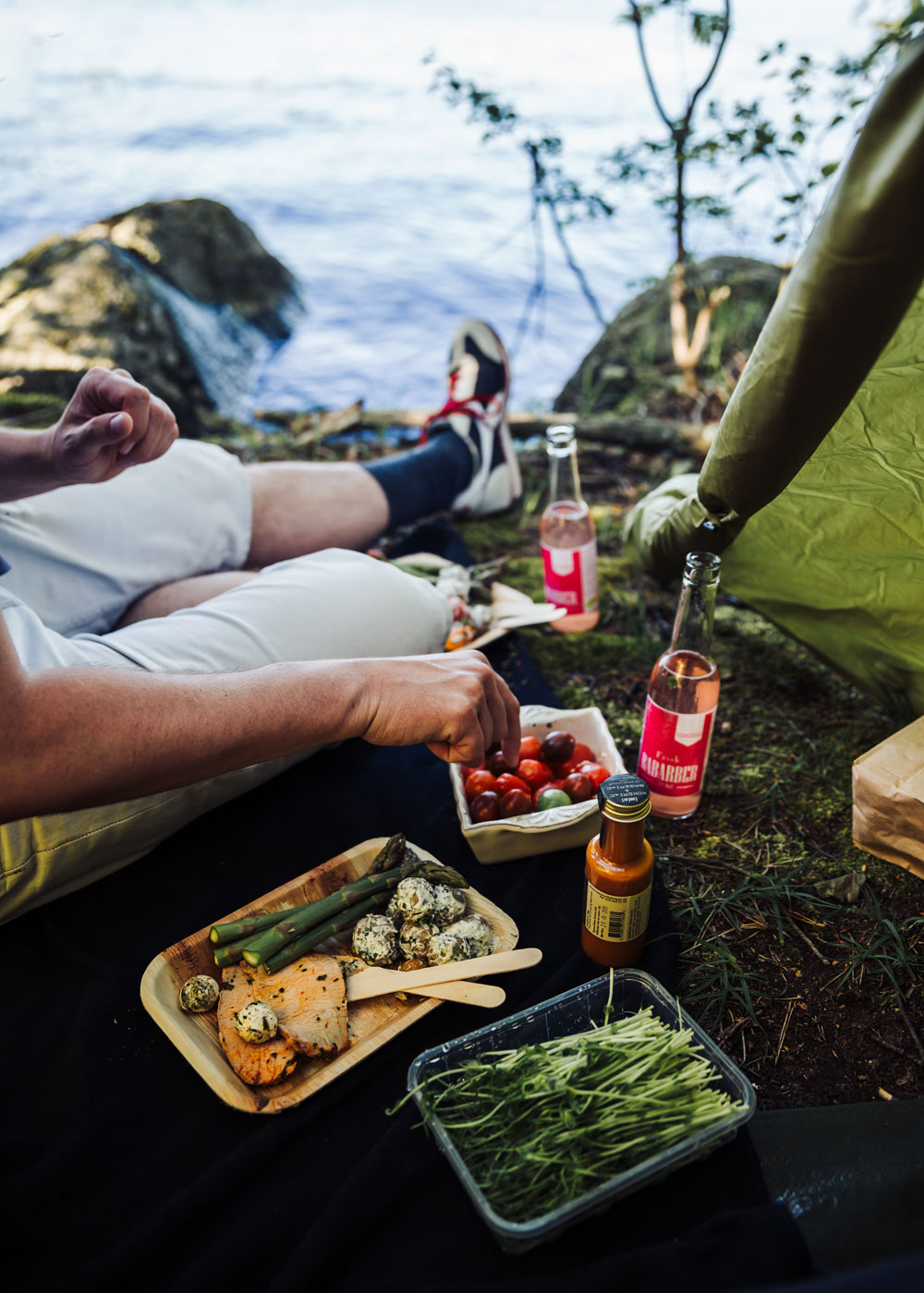 Food from Sotnosen Cafe / canoe trip at Ivösjön