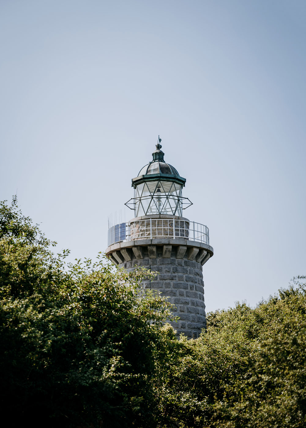 Æbelø Fyr er særdeles velbevaret og noget helt særligt på øen.