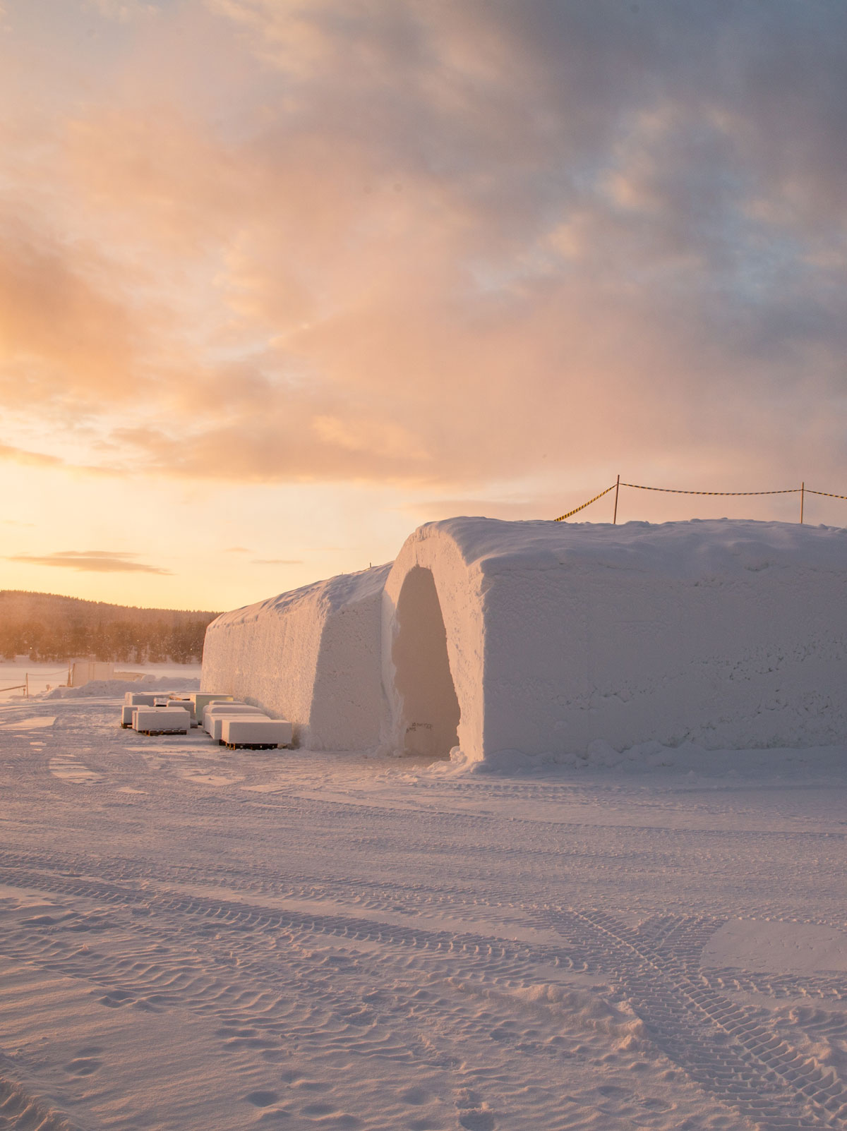 Vinterhotellet i Kiruna under opbygning