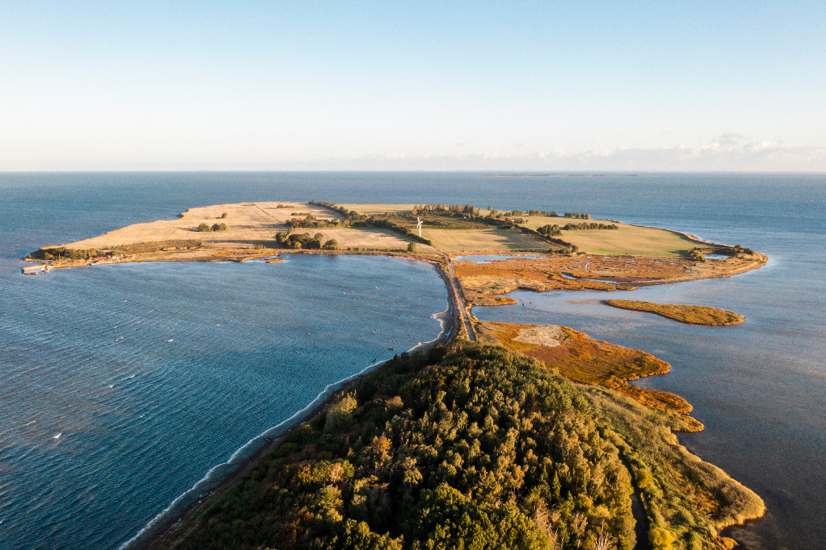 Skalø med drone